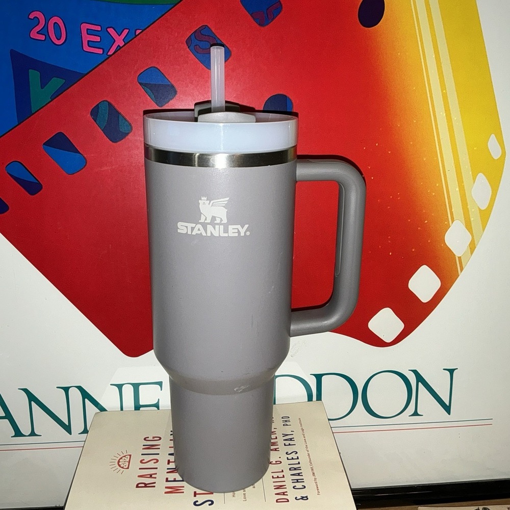 Stanley Quencher H2.0 40oz Tumbler Ash FlowState Lid Straw‎ Gray Grey Taupe